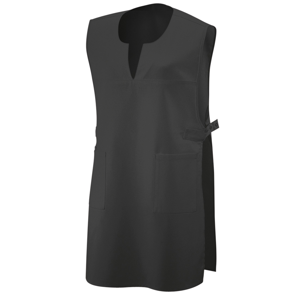 Zwei aufgesetzte Seitentaschen mit einem Stiftefach auf der rechten Seite .