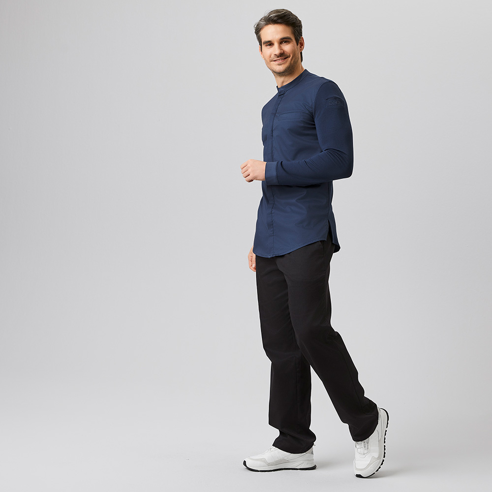 Funktions-Jacke langarm,Stehkragen2 Ärmeltaschen1 innenliegende BrusttascheStülpärmel.