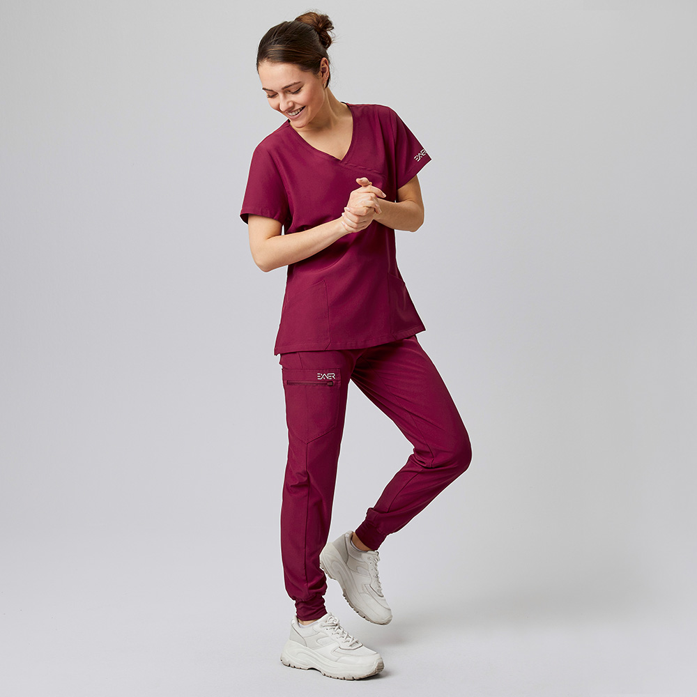 komplettansicht,2 aufgesetzte taschen vorne,Seitenschlitz beidseitig