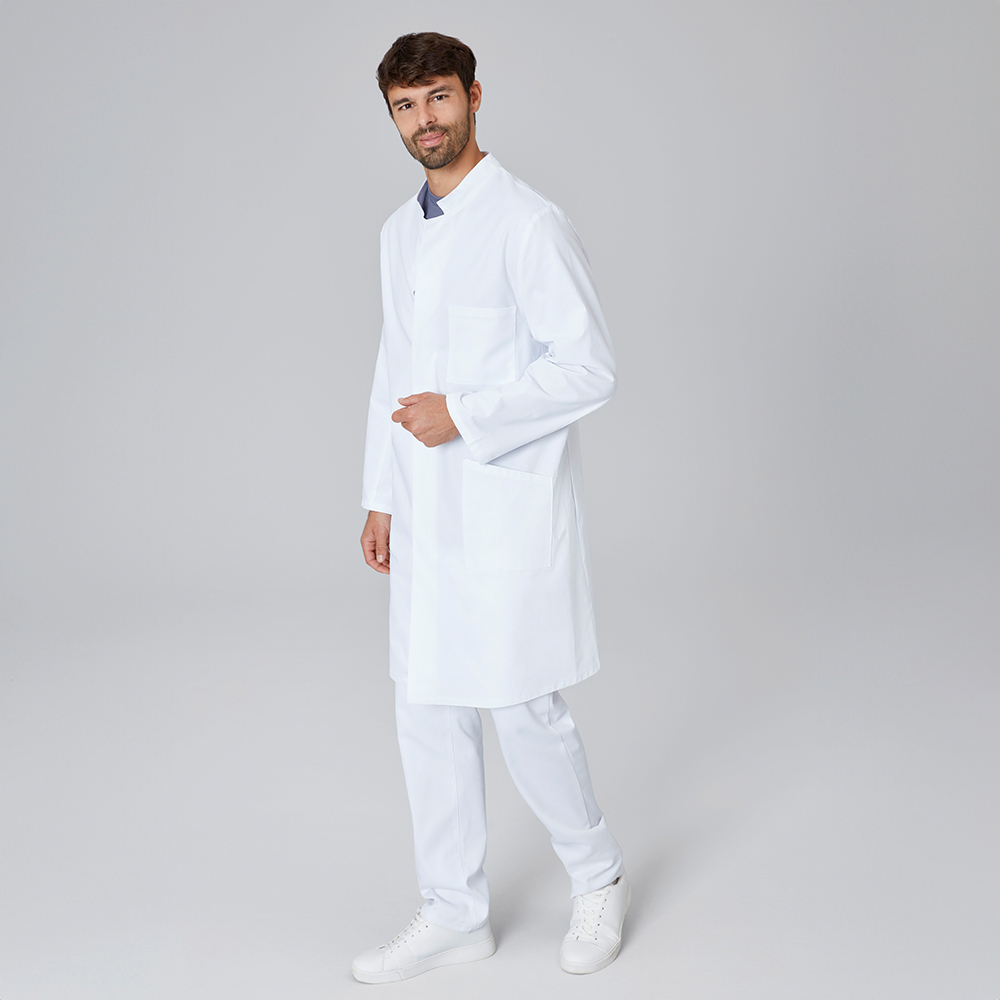 Herrenlaborkittel,langarm Frontansicht mit Seitlichen Taschen,1 Brusttasche und Stehkragen.