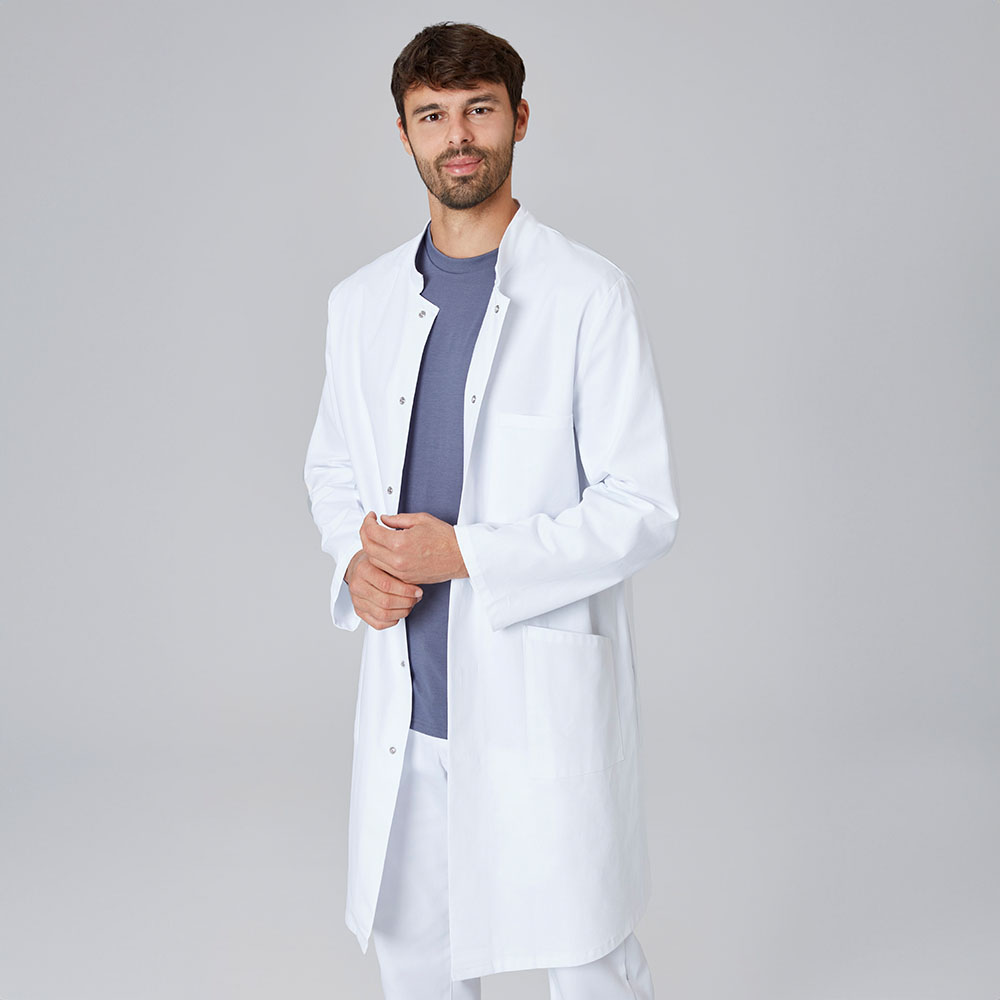 Herrenlaborkittel,langarm,mit 6 Knopfleiste Seitliche Taschen und Stehkragen.