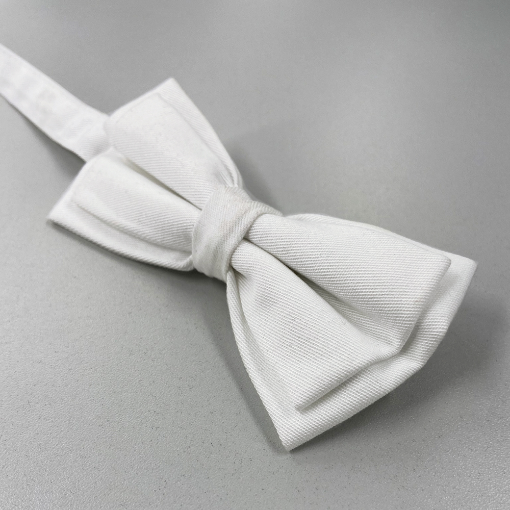 Fliege-weiss, gebunden.