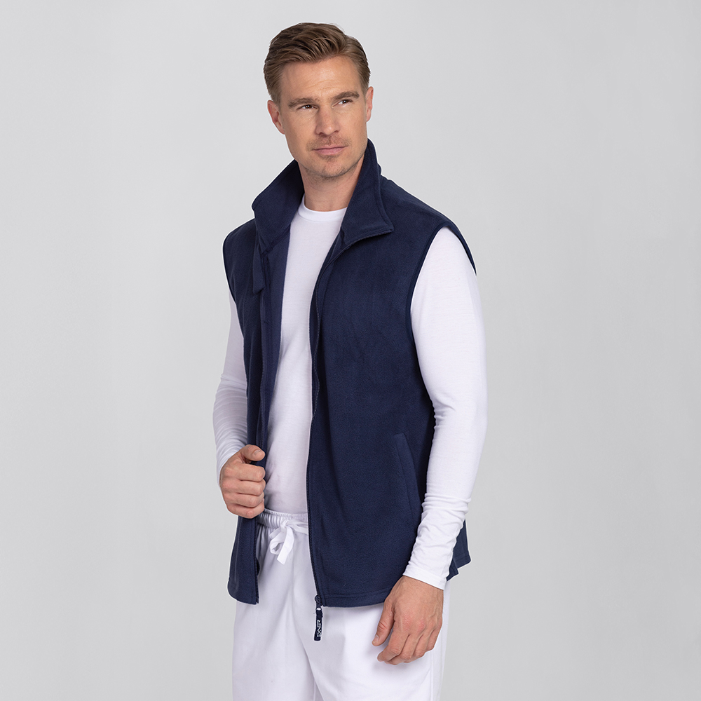 Herrenfleeceweste,offeneansicht,mit durchgehneden Reissverschluss 2 Seitentaschen.normaler schnitt.