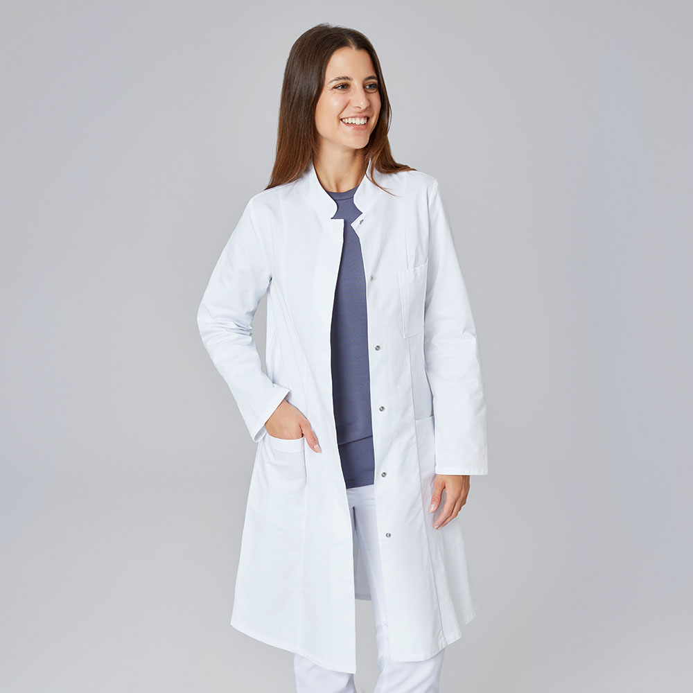 Damenkittel,langarm offeneansicht mit 6 Köpfe 2 aufgesetzten Taschen.