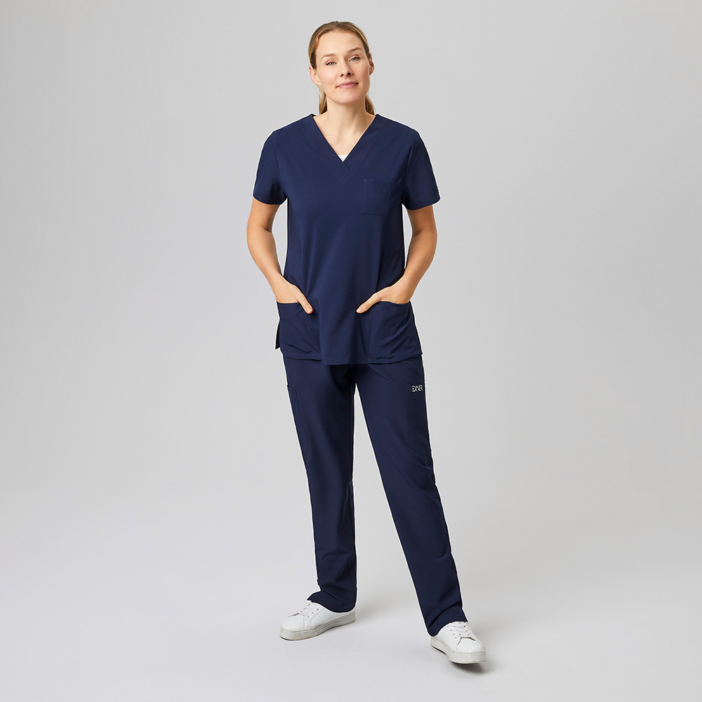 Komplettansicht-2 Seitentaschen,1 Stifttasche 1 Brusttasche,Seitenschlitze Beidseitig