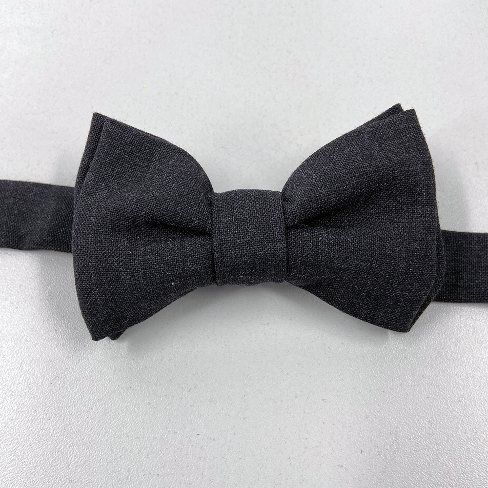 Fliege-Einheitsgröße.Verstellbar von 32 - 60 cm.B = 11,4 x 5,2 cm.im Karton