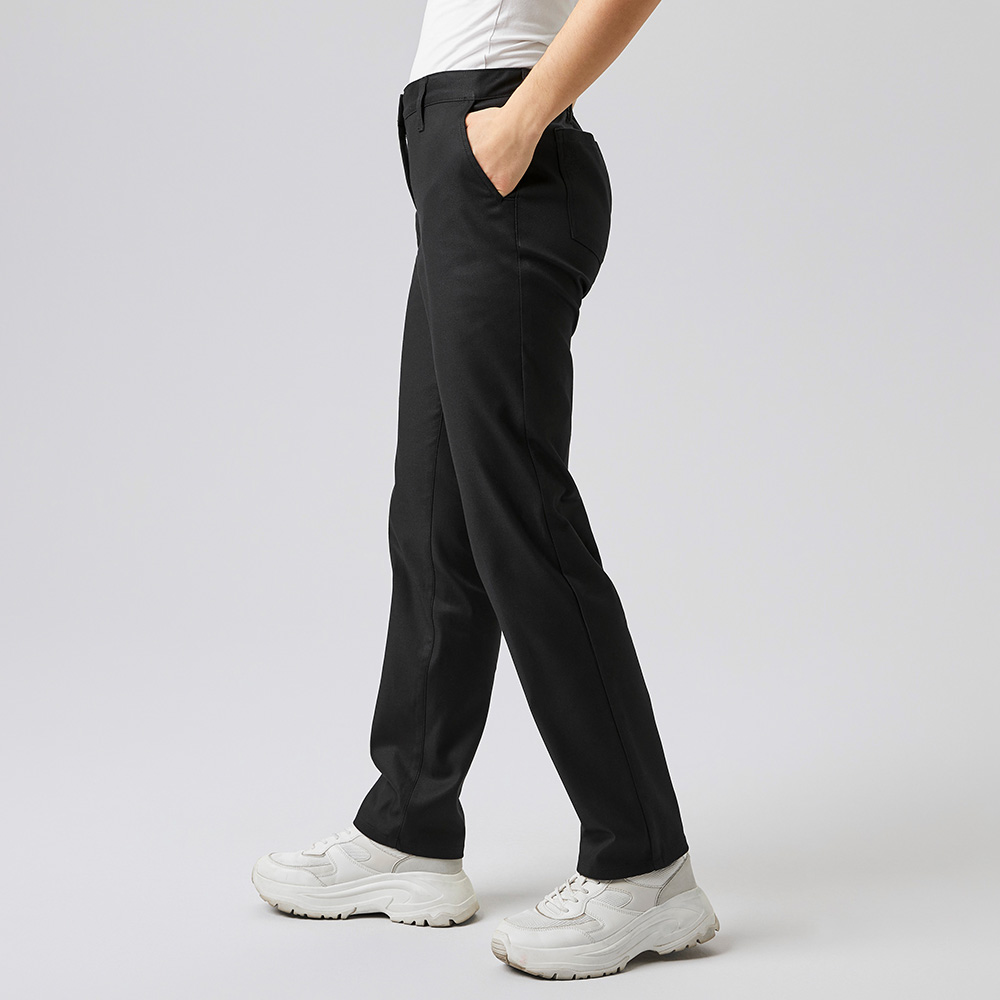 Klassische Damenhose im Five-Pocket-Style. Vielseitig einsetzbar,Gummizugbund. Lässiger Tragekomf