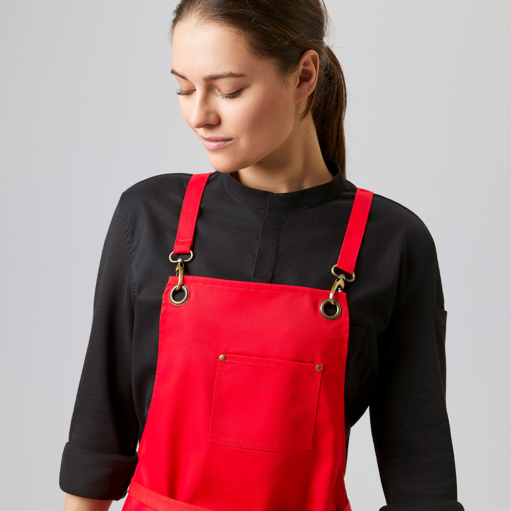 Naheansicht -Vorne,Stoffbändern mit Öse und aufgesetzter Brusttasche.