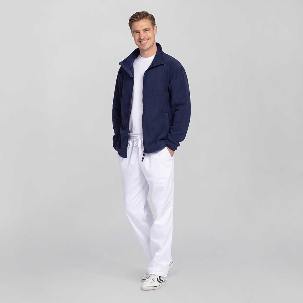 Herrenfleecejacke,offeneansicht mit durchgehenden Reissverschluss und 2 Seitentaschen.