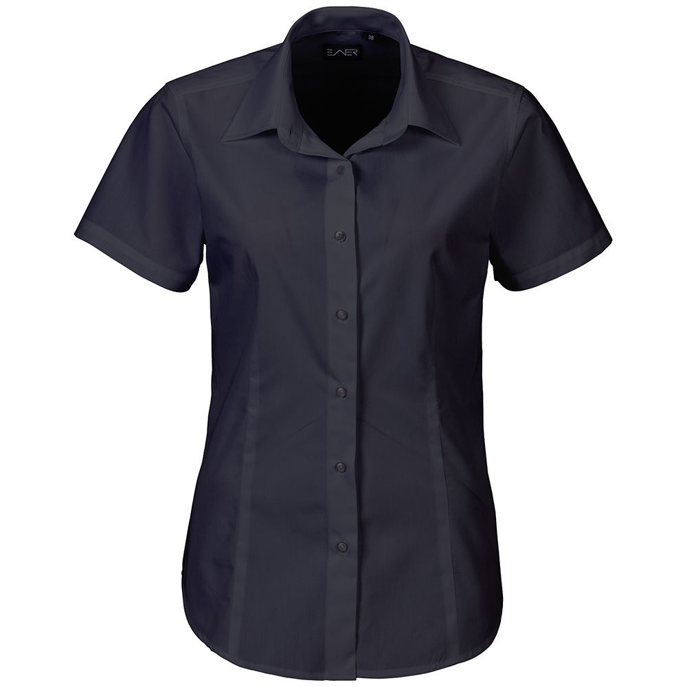 Kentkragen.Taillierter Schnitt.Separate Brusttasche.