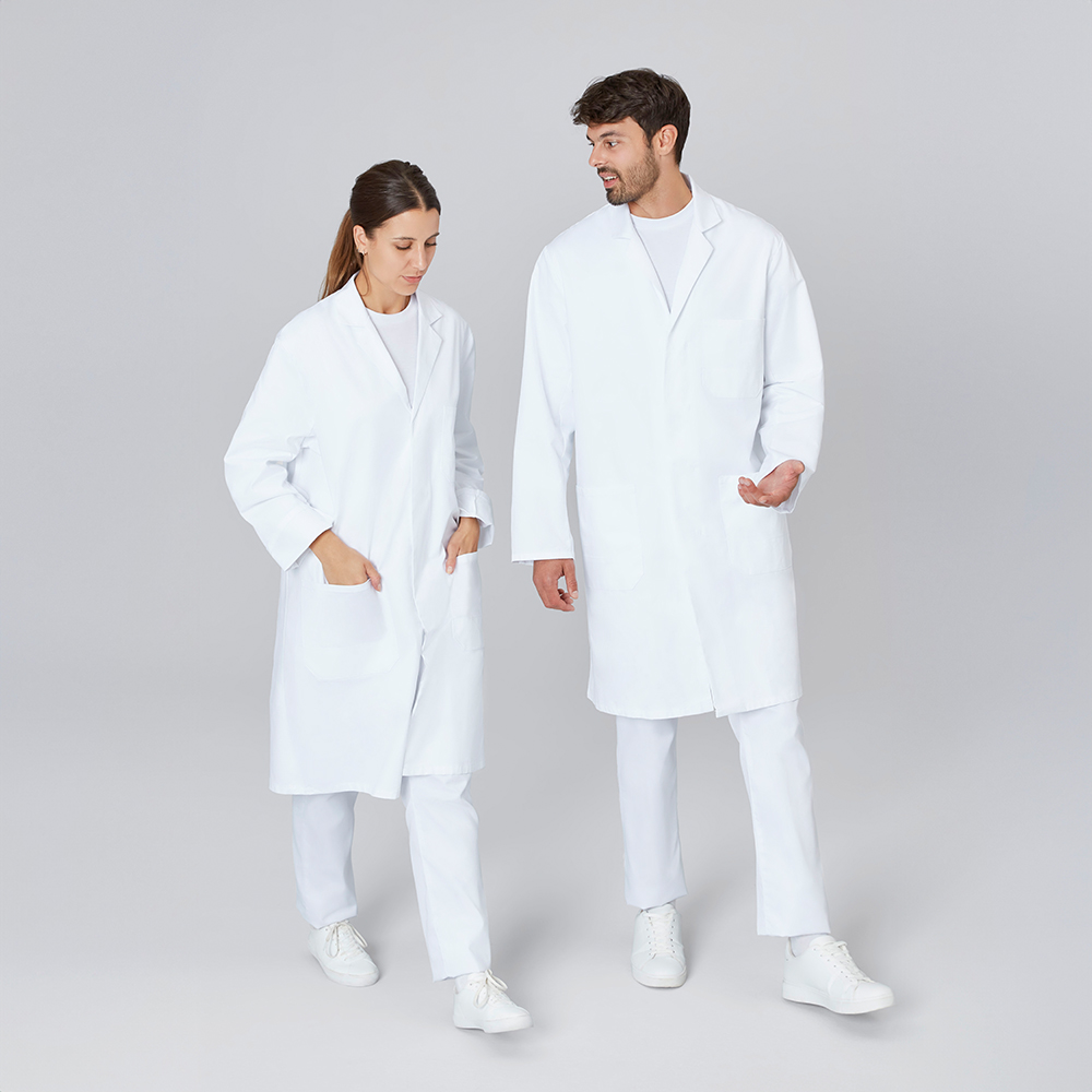 Herrenlaborkittel,langarm,mit 6 Knopfleiste Seitliche Taschen und Stehkragen.