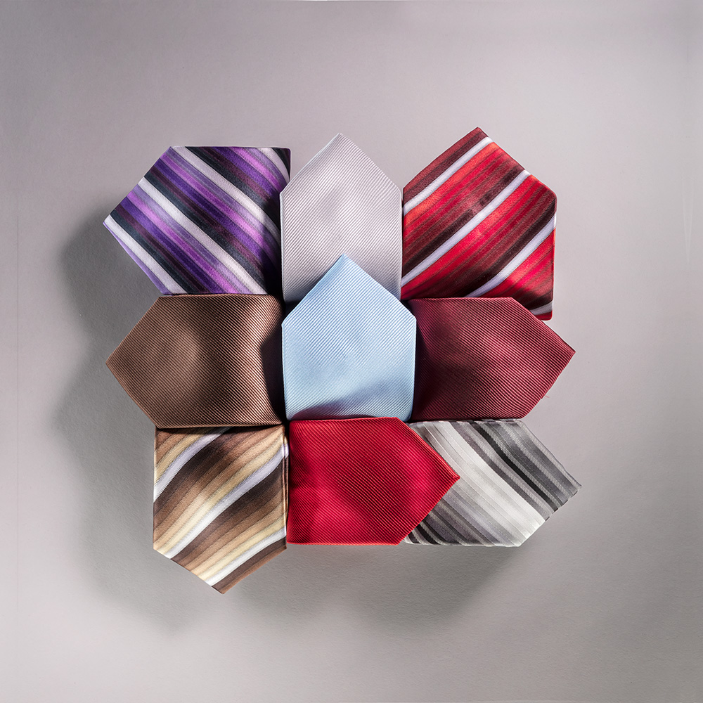 Breite: 3,7 cm (Mitte), 8 cm (Spitze)Länge: 145 cm