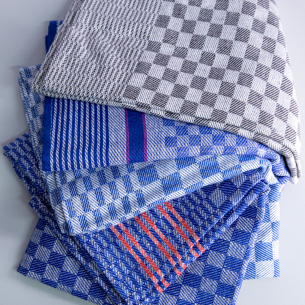 Schachbrettmuster.Waschbar bis 60°C.Größe: 50 x 100 cm.