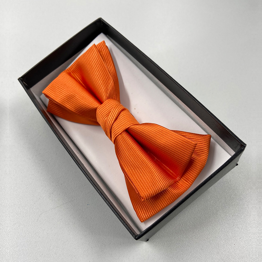 Fliege-Einheitsgröße.Verstellbar von 32 - 60 cm.B = 11,4 x 5,2 cm.im Karton.